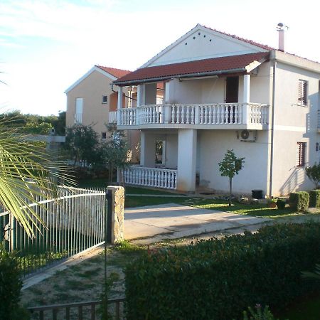 Bava Apartamento Ugljan Exterior foto