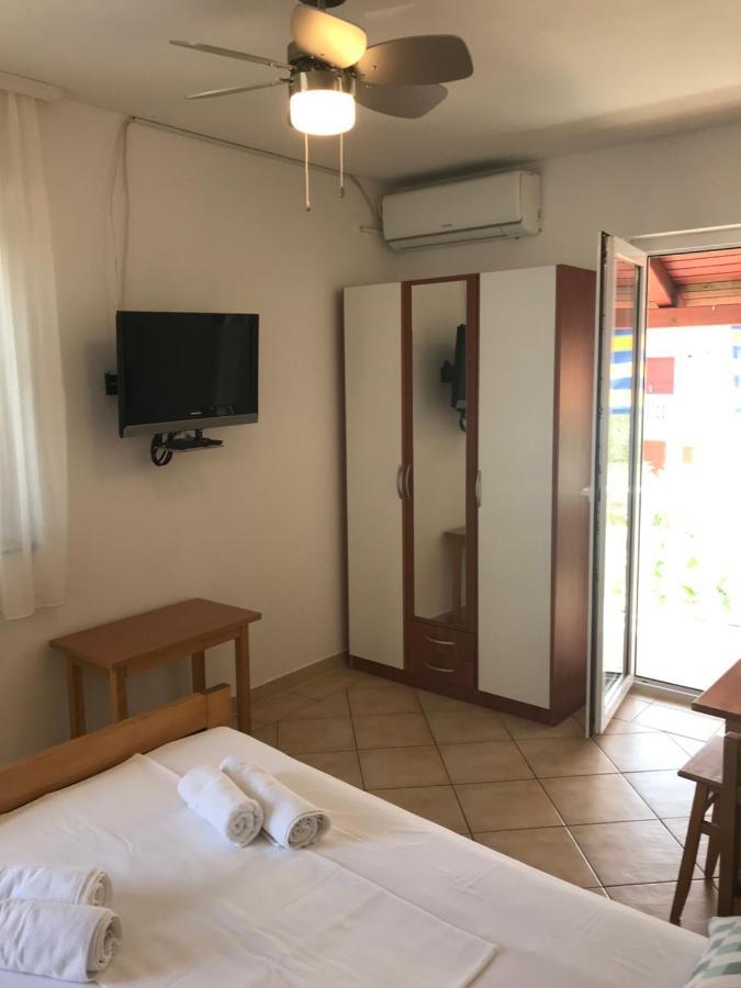 Bava Apartamento Ugljan Exterior foto