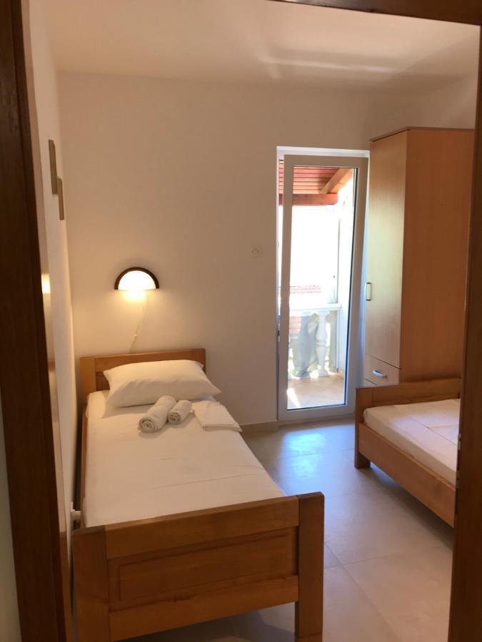 Bava Apartamento Ugljan Exterior foto