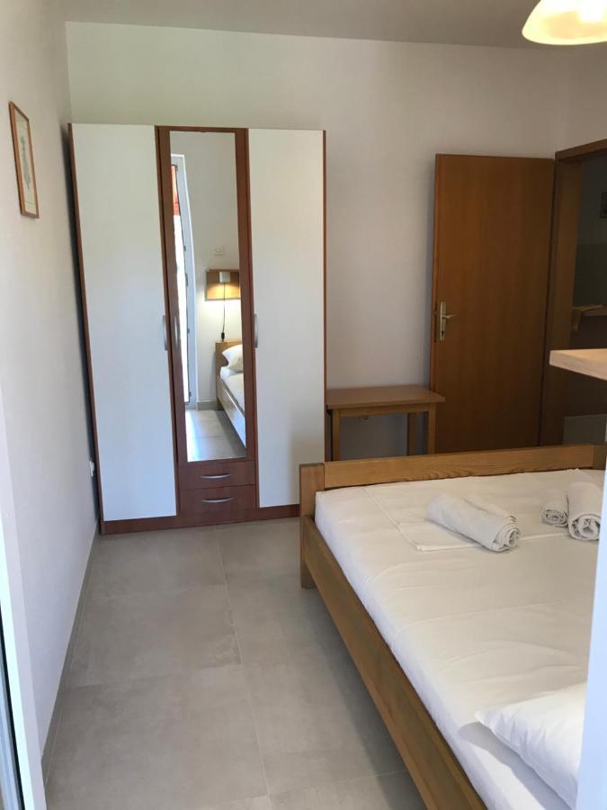 Bava Apartamento Ugljan Exterior foto
