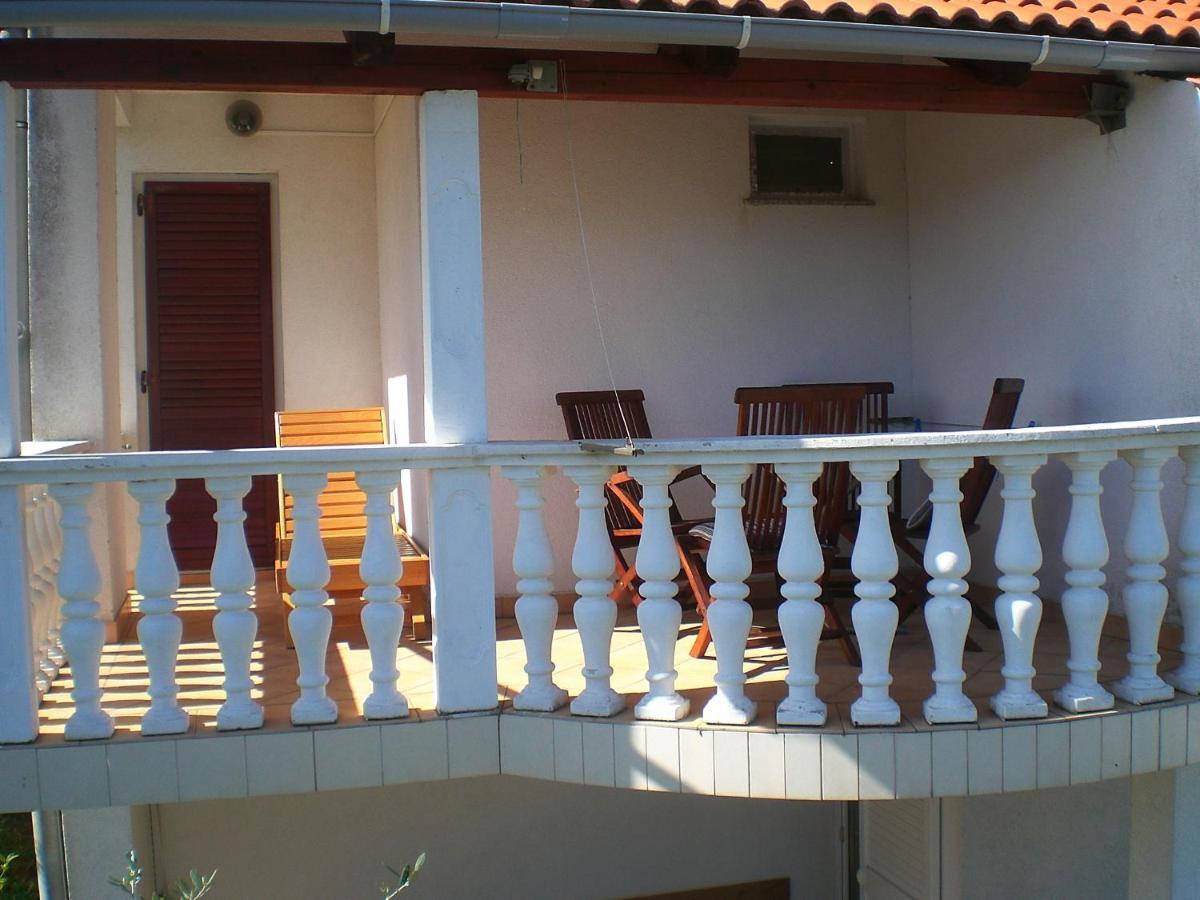 Bava Apartamento Ugljan Exterior foto
