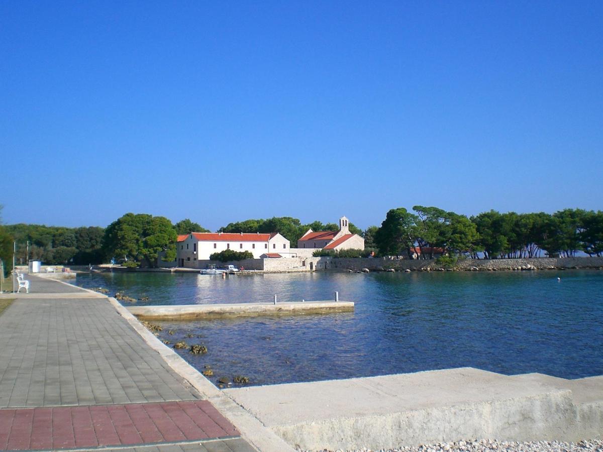 Bava Apartamento Ugljan Exterior foto